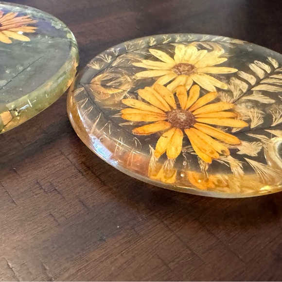 Vintage 50s lucite pressed flower coasters trivet set European antique home - Picture 3 of 14